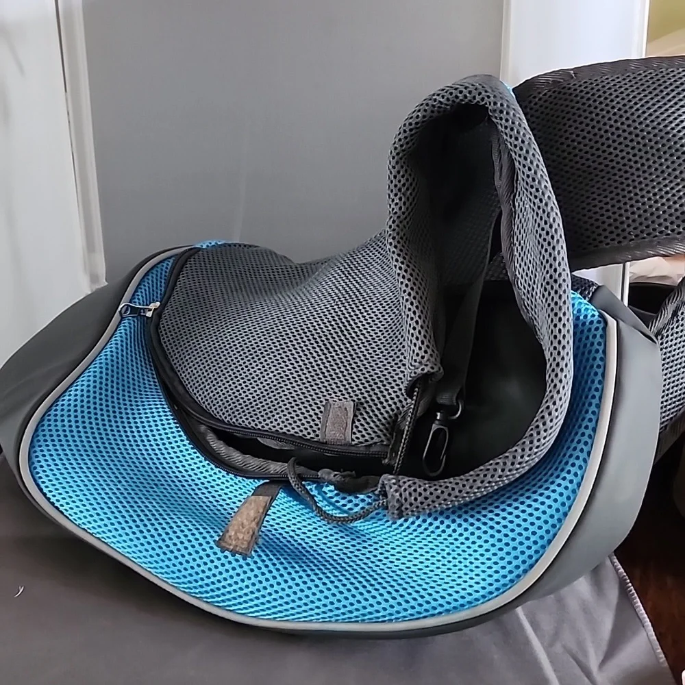 Pet carrier/ sling YUDODO suitable for small pets